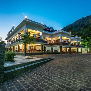 Stayvista At Springhills & Ayurvedic Villa